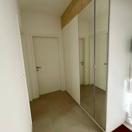 Apartman Modern With Garden Free Parking *