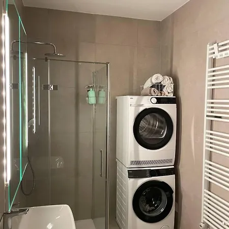 Apartman Modern With Garden Free Parking *