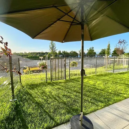Modern With Garden Free Parking Apartament