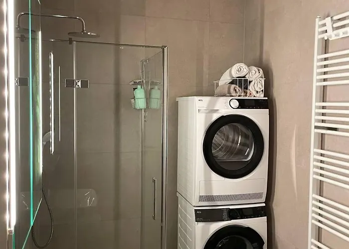 شقة Modern With Garden Free Parking *