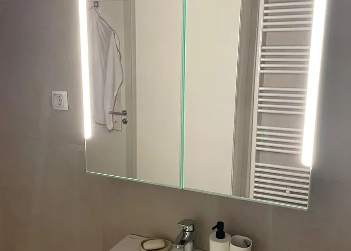 شقة Modern With Garden Free Parking