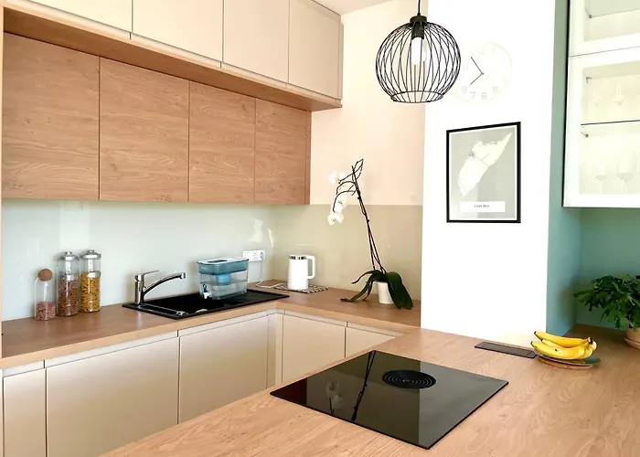 Modern With Garden Free Parking *