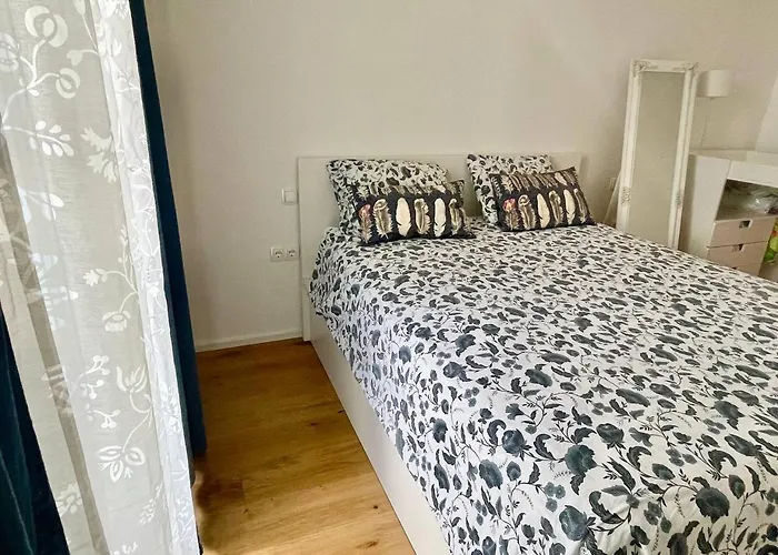 Modern With Garden Free Parking ليوبليانا